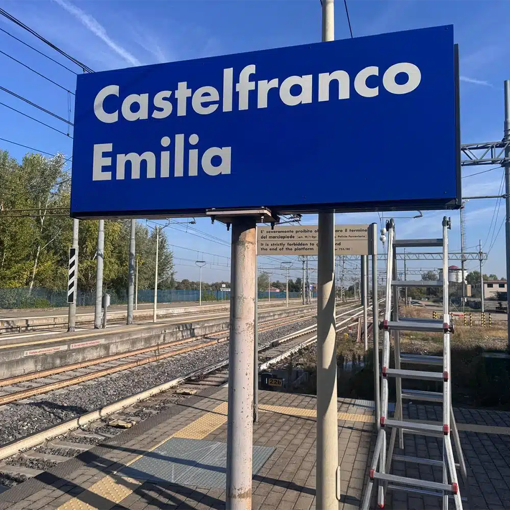installazione-cartellonistica-stazione-castelfranco-emilia
